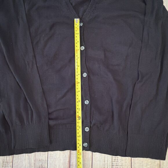 NWT Lane Bryant V Neck Button Down Women’s Black Cardigan Sweater 22/24 - Picture 4 of 10